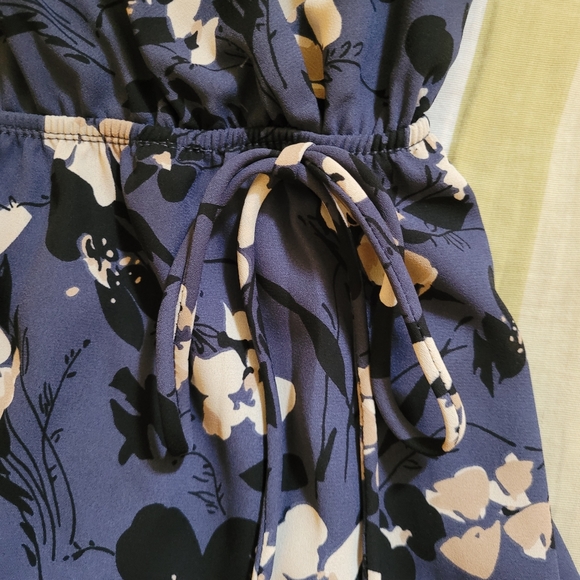 Saints and Hearts Floral Faux Wrap Dress, BNWT, Size M - Picture 4 of 7
